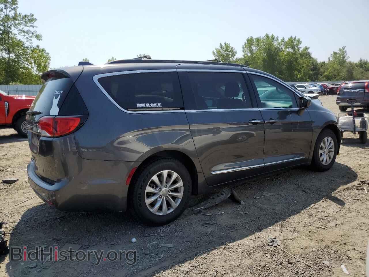 2017 CHRYSLER PACIFICA - VIN: 2C4RC1BG2HR845075 - Фото 3