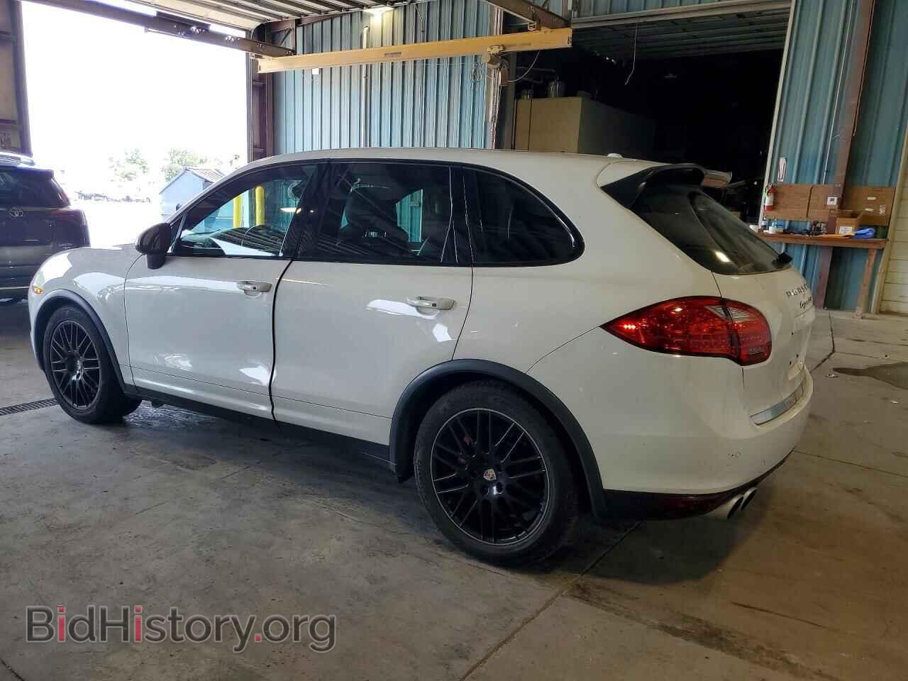 2013 PORSCHE CAYENNE - VIN: WP1AC2A25DLA92328 - Photo 2