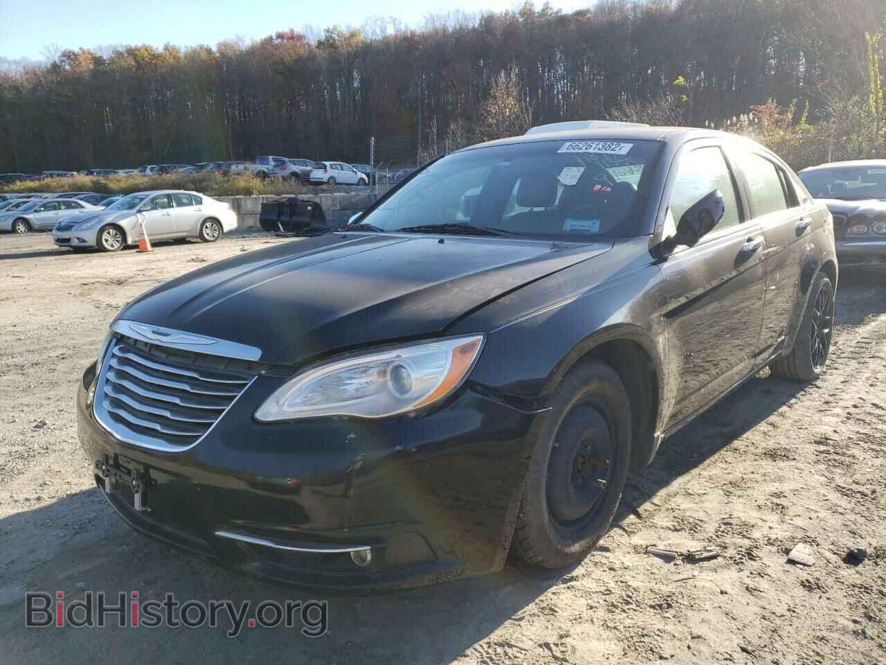 2011 CHRYSLER 200 - VIN: 1C3BC2FG8BN619584 - Фото 2