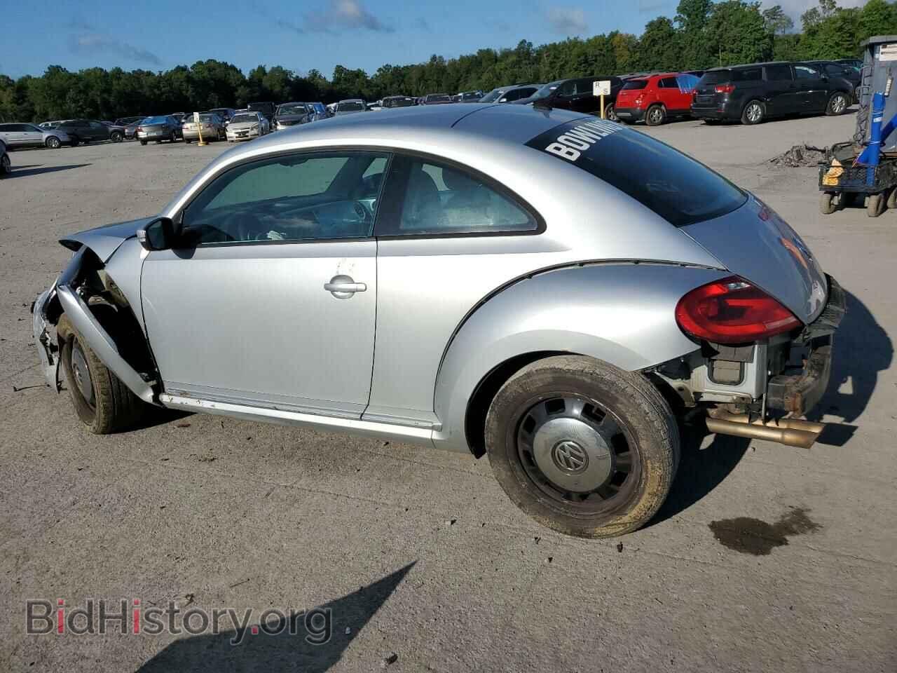 2013 VOLKSWAGEN BEETLE - VIN: 3VWJP7AT1DM683621 - Фото 2