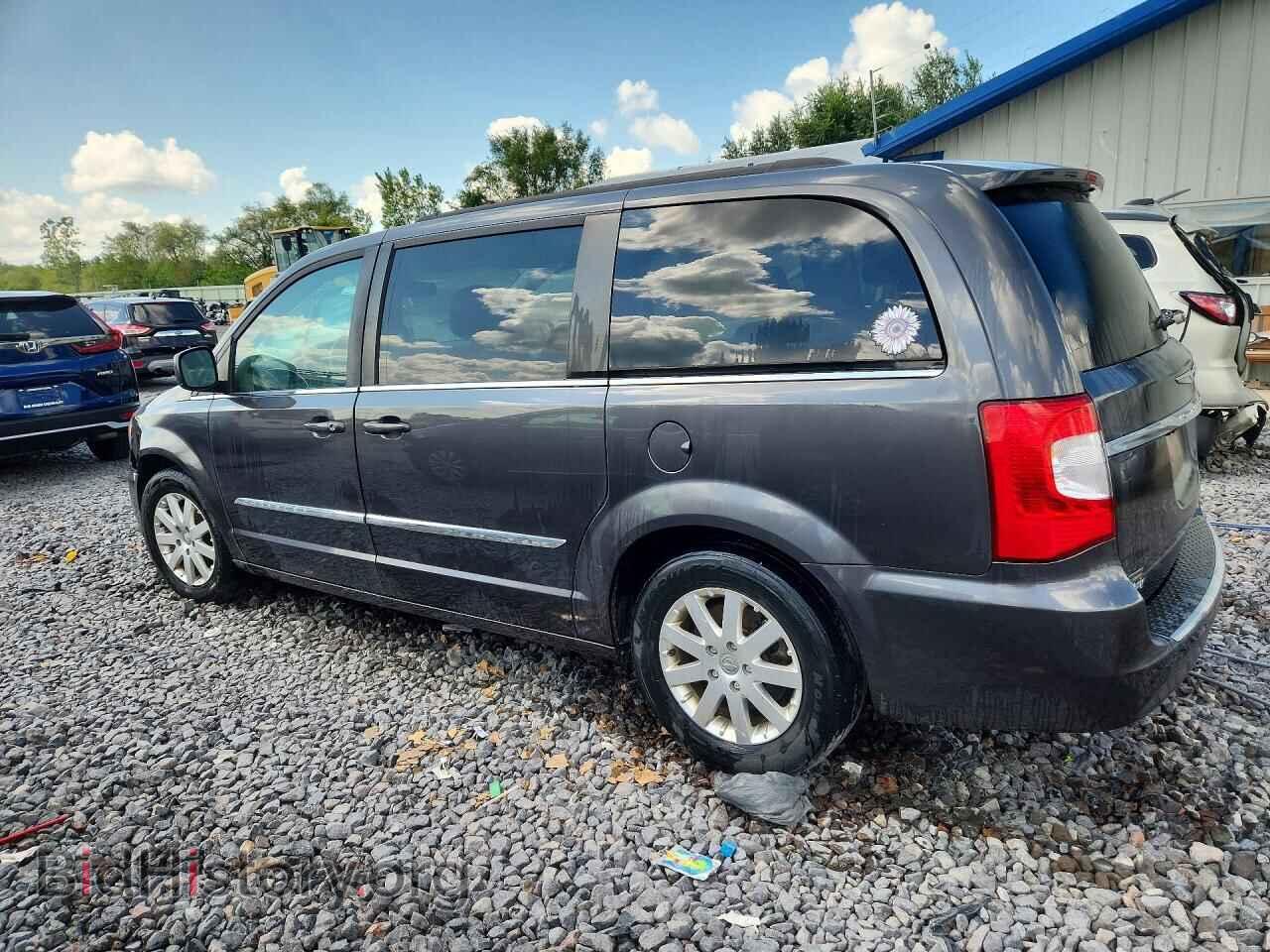 2015 CHRYSLER MINIVAN - VIN: 2C4RC1BG5FR637737 - Photo 2
