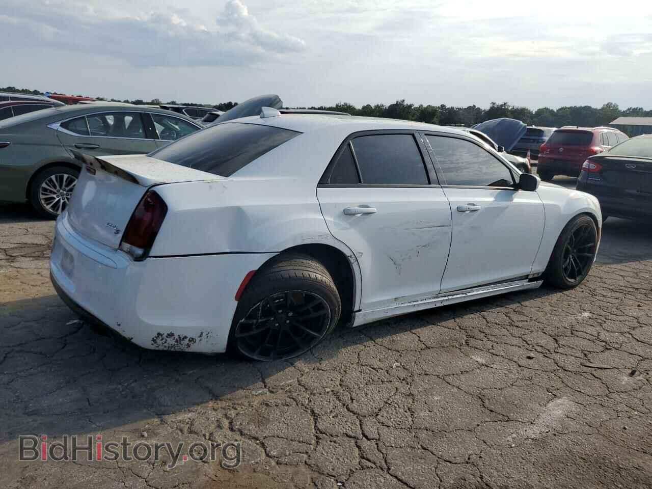 2019 CHRYSLER 300 - VIN: 2C3CCABT2KH580436 - Фото 3