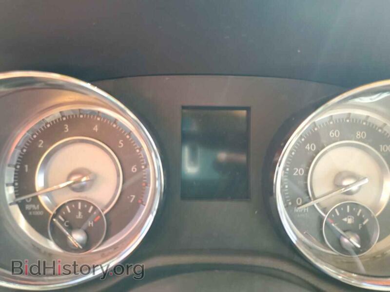 2013 Chrysler 300 (VIN 2C3CCAEG0DH557920) — photo 8 of 10
