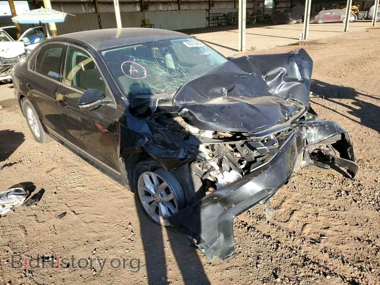Photo 1VWAT7A30HC022052 - VOLKSWAGEN PASSAT 2017