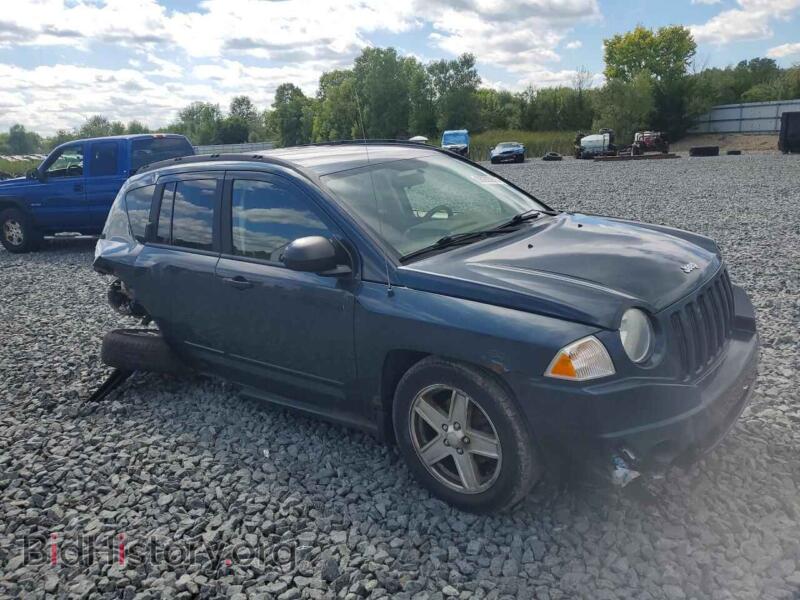 2008 Jeep COMPASS (VIN 1J8FT47038D684019) — photo 4 of 15