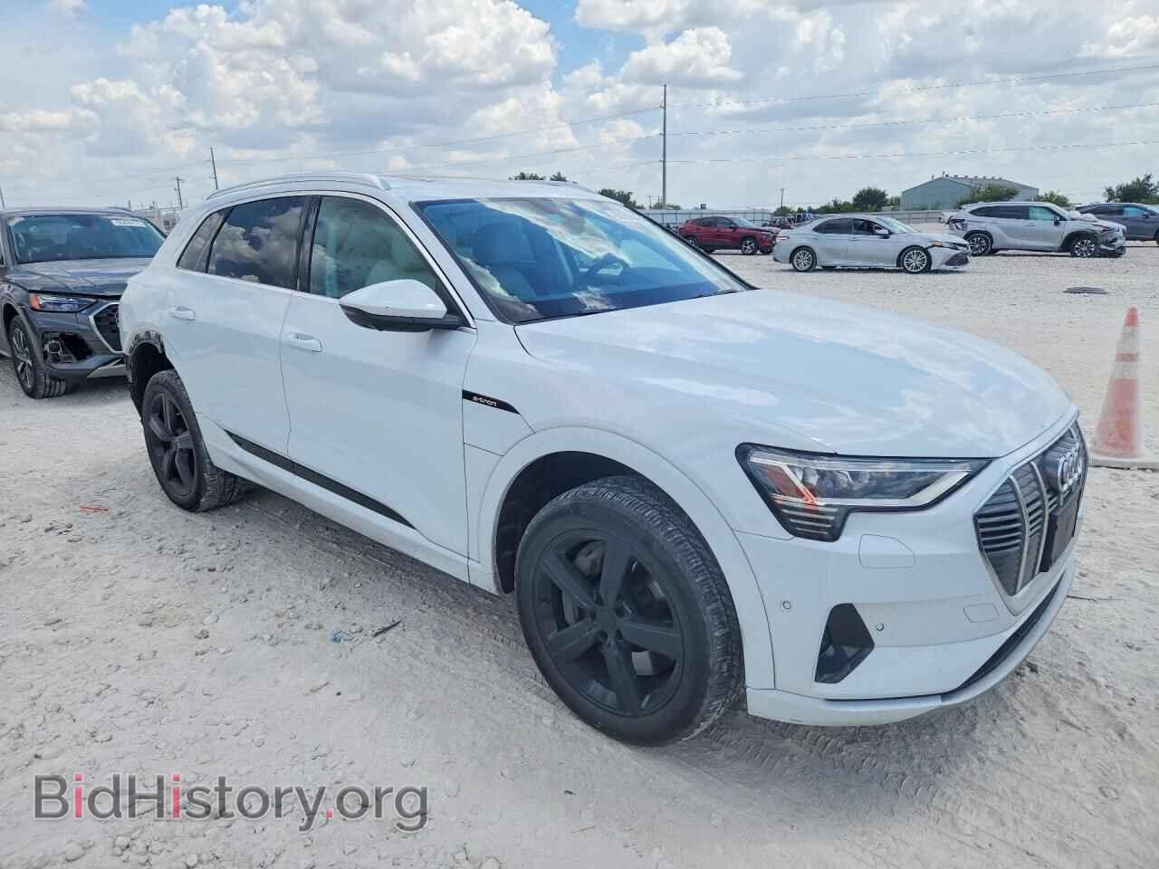 2019 AUDI E-TRON - VIN: WA1LAAGE6KB023639 - Photo 4