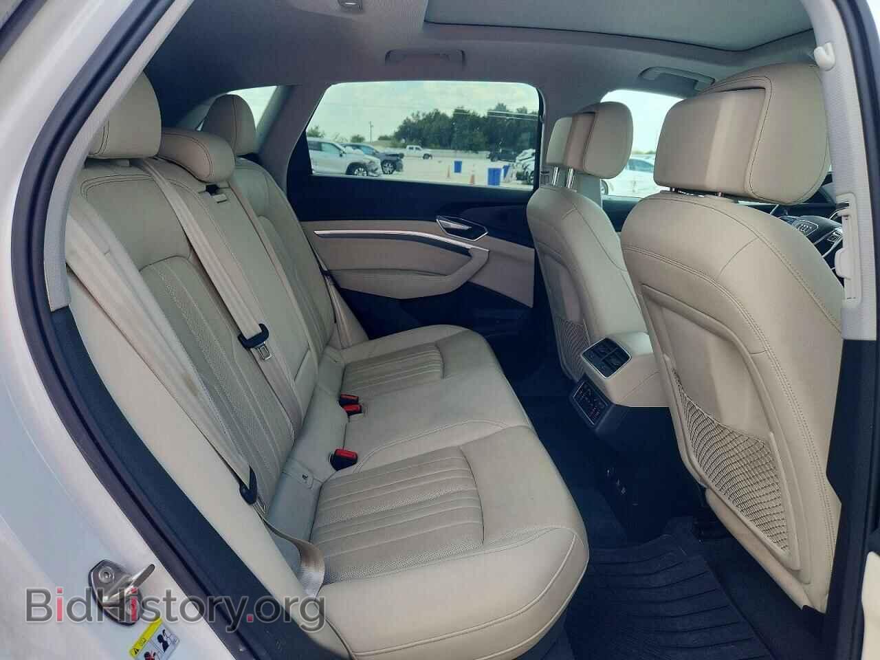 2019 AUDI E-TRON - VIN: WA1LAAGE6KB023639 - Photo 10
