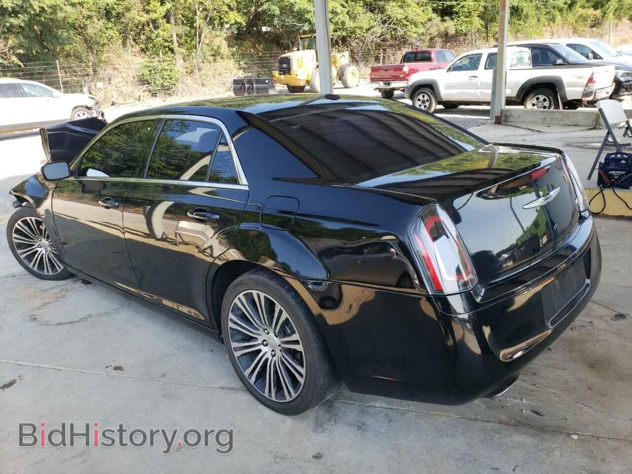 2013 CHRYSLER 300 - VIN: 2C3CCABG3DH547306 - Фото 2