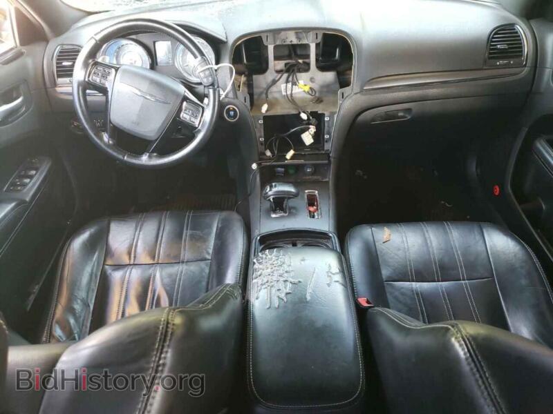 2013 Chrysler 300 (VIN 2C3CCABG3DH547306) — photo 8 of 12