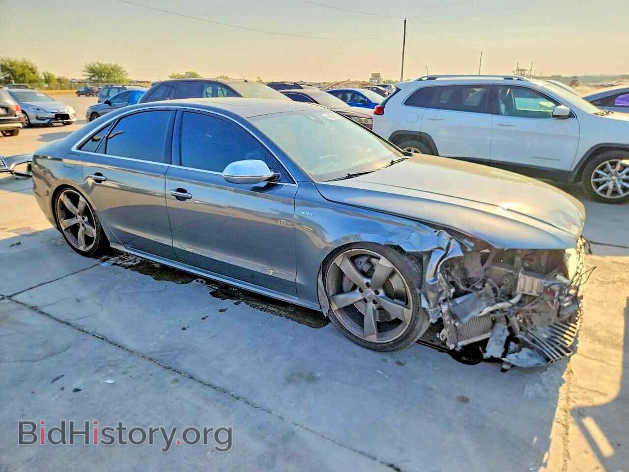 2016 AUDI S8 - VIN: WAUJSAFD9GN006808 - Photo 4