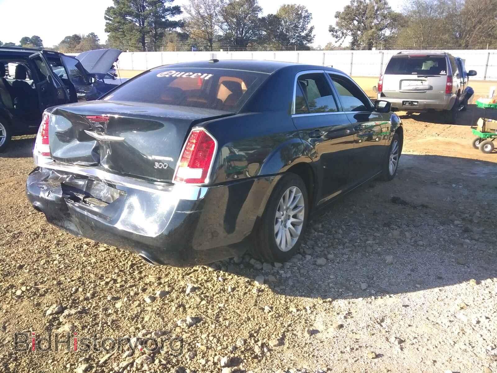 2014 CHRYSLER 300 - VIN: 2C3CCAAG3EH264889 - Фото 4