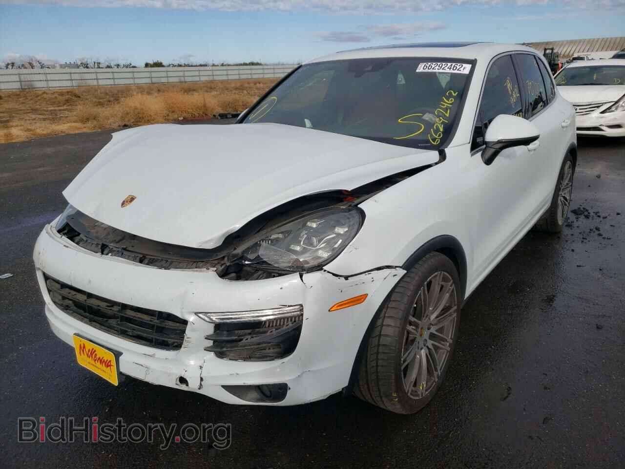 2016 PORSCHE CAYENNE - VIN: WP1AB2A28GLA92427 - Фото 2