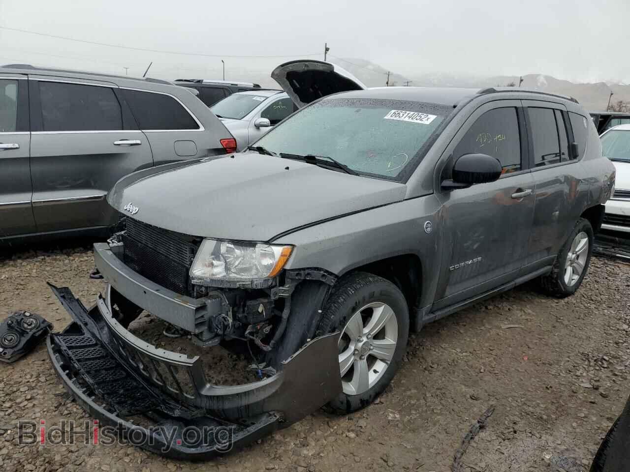 2013 JEEP COMPASS - VIN: 1C4NJDBB4DD260022 - Photo 2