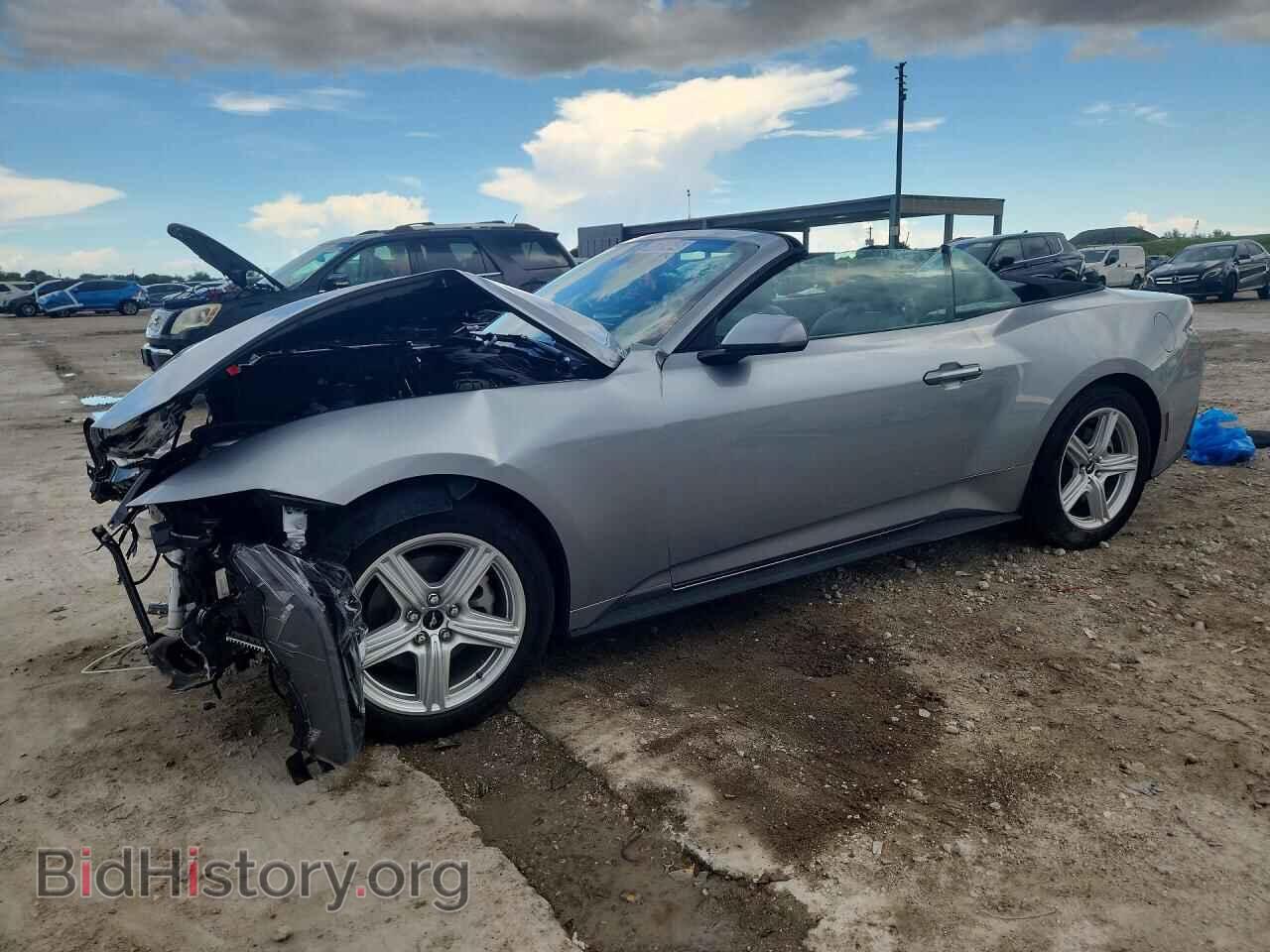 Photo 1FAGP8UH3T5122244 - FORD MUSTANG 2026
