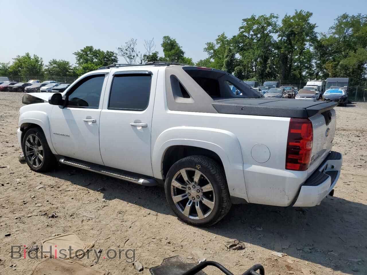 2011 CHEVROLET AVALANCHE - VIN: 3GNTKFE38BG212311 - Фото 2