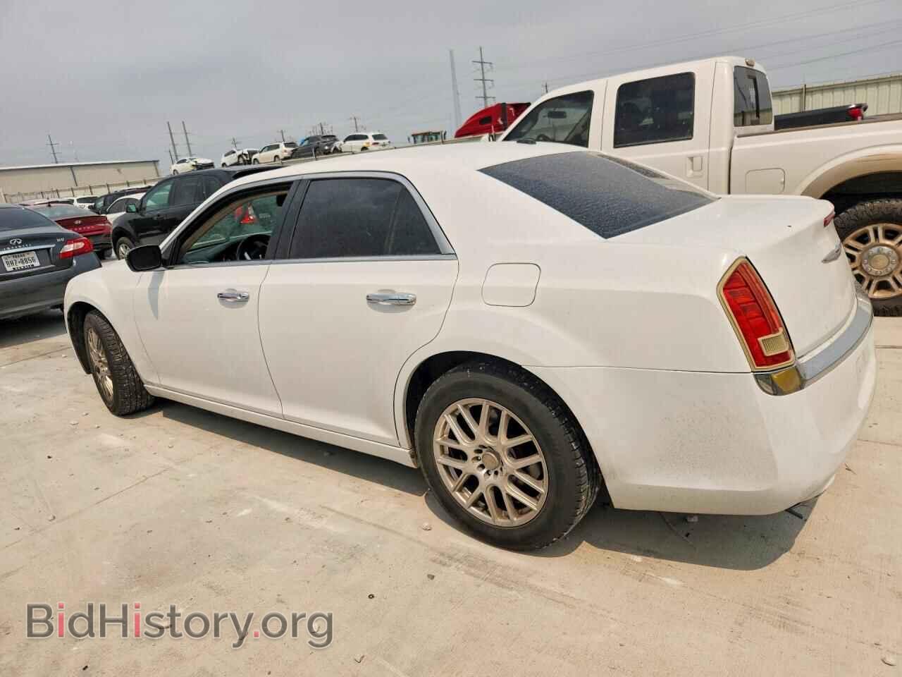2011 CHRYSLER 300 - VIN: 2C3CA5CG9BH585177 - Photo 2