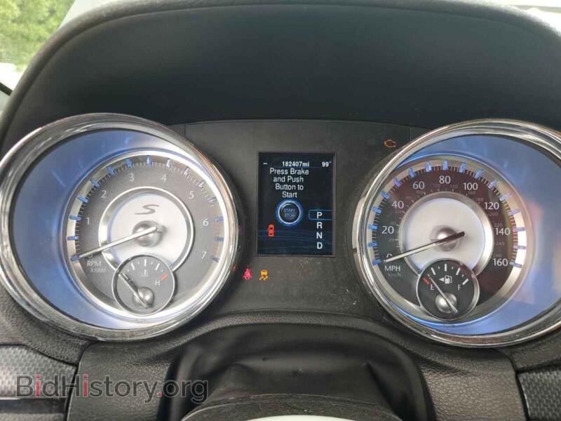 2013 Chrysler 300 (VIN 2C3CCABT6DH727358) — фото 9 из 14
