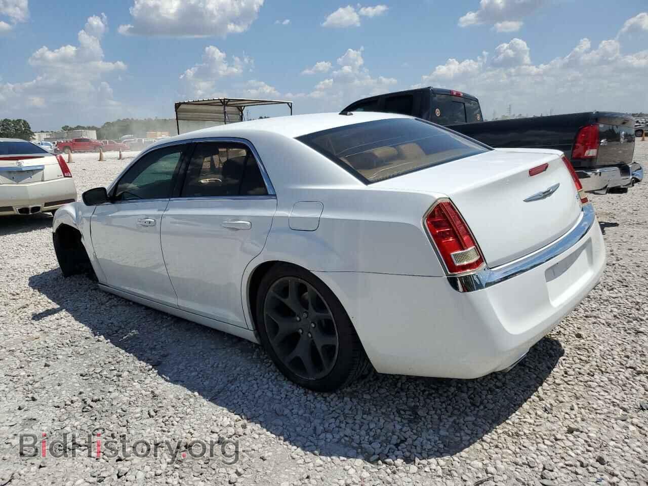 2013 CHRYSLER 300 - VIN: 2C3CCAAG3DH556508 - Фото 2