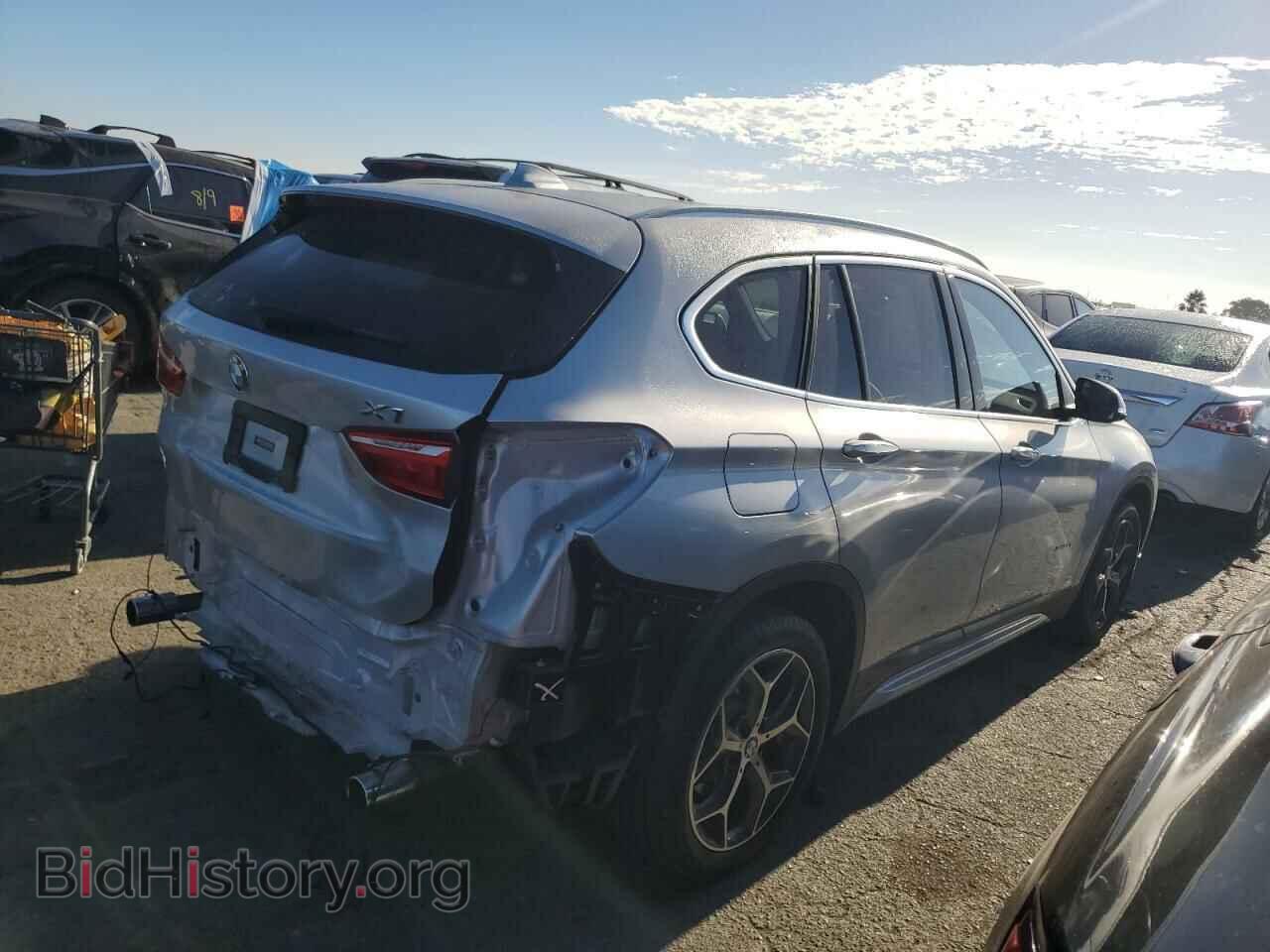 2017 BMW X1 - VIN: WBXHT3C30H5F84468 - Фото 3