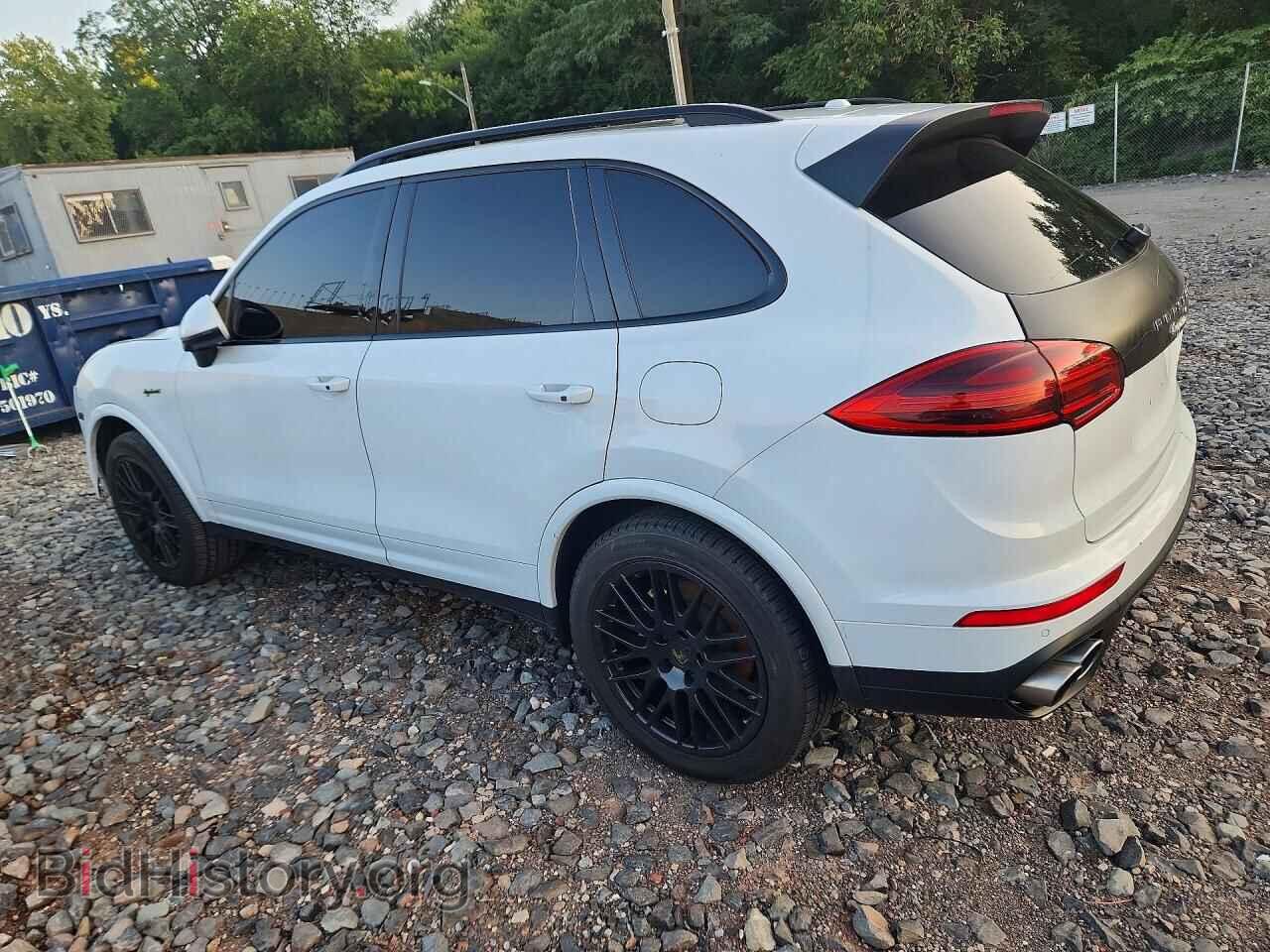 2017 PORSCHE CAYENNE - VIN: WP1AE2A25HLA71480 - Фото 2