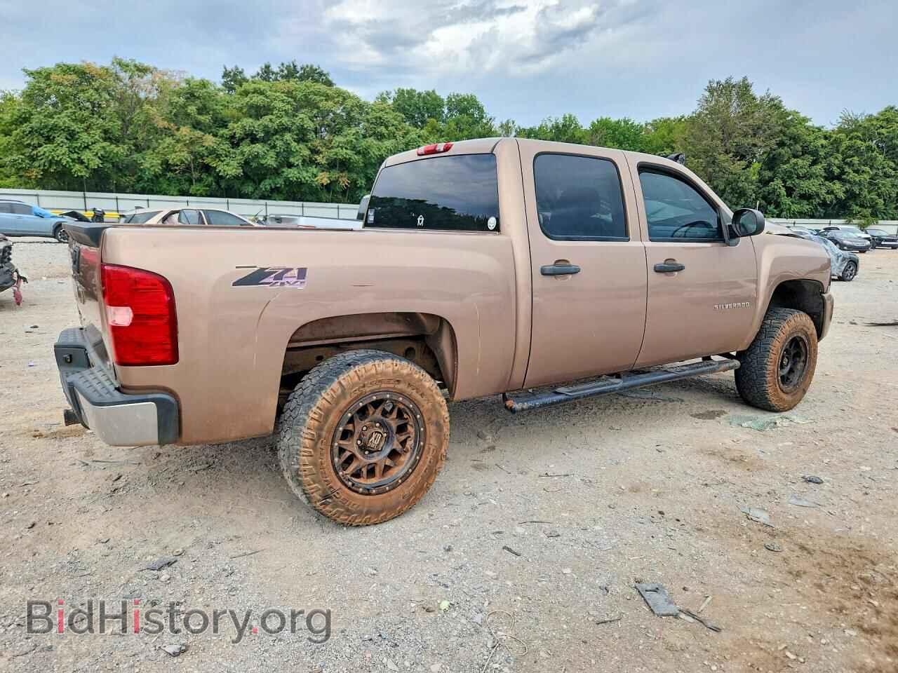 2011 CHEVROLET SILVERADO - VIN: 1GCPKSE31BF216060 - Photo 3
