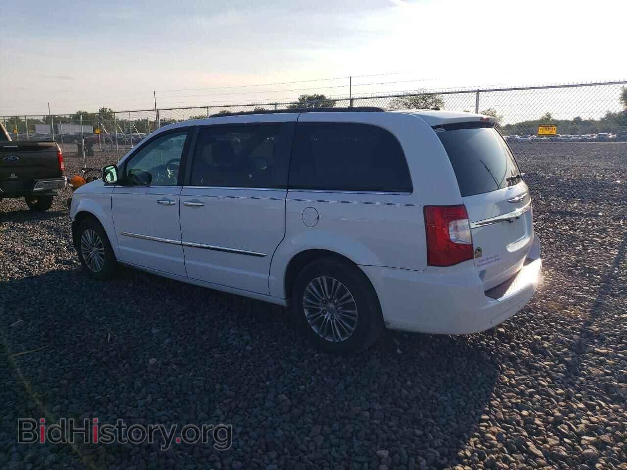 2014 Chrysler MINIVAN (VIN 2C4RC1CG3ER409331) — photo 2 of 15