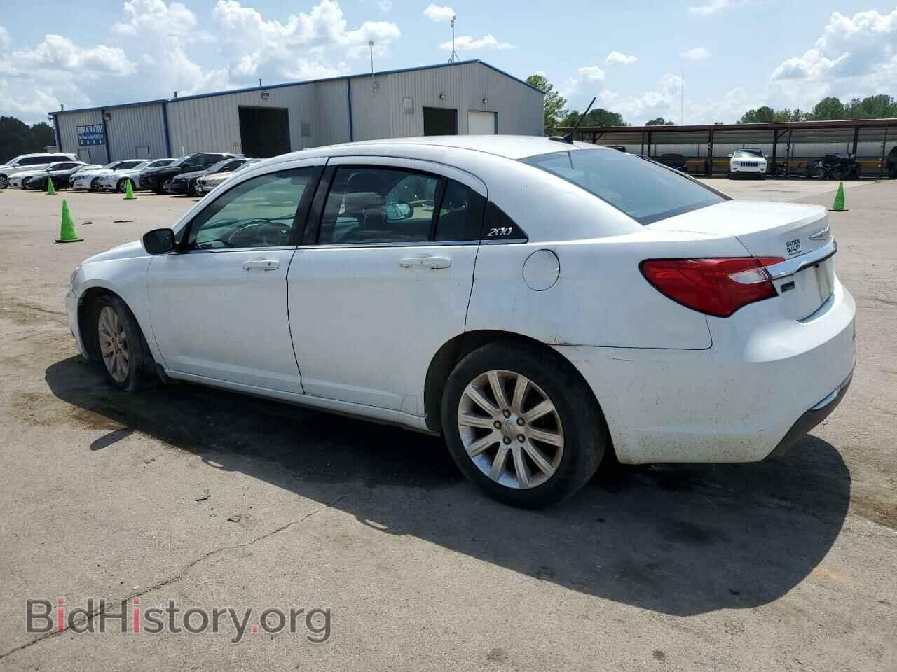 2013 CHRYSLER 200 - VIN: 1C3CCBBG5DN527202 - Фото 2