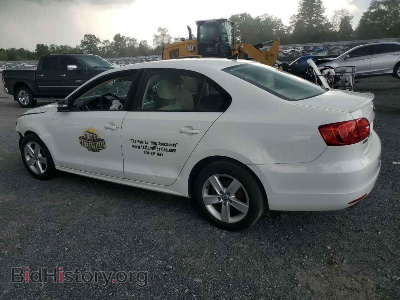2011 VOLKSWAGEN JETTA - VIN: 3VWLL7AJ5BM054749 - Фото 2