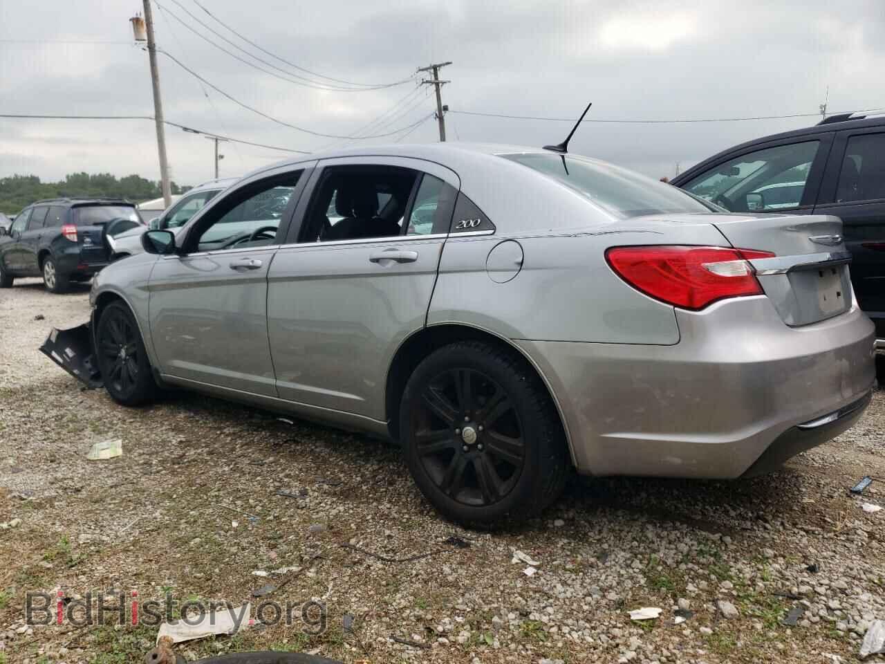 2013 CHRYSLER 200 - VIN: 1C3CCBBB5DN593446 - Фото 2