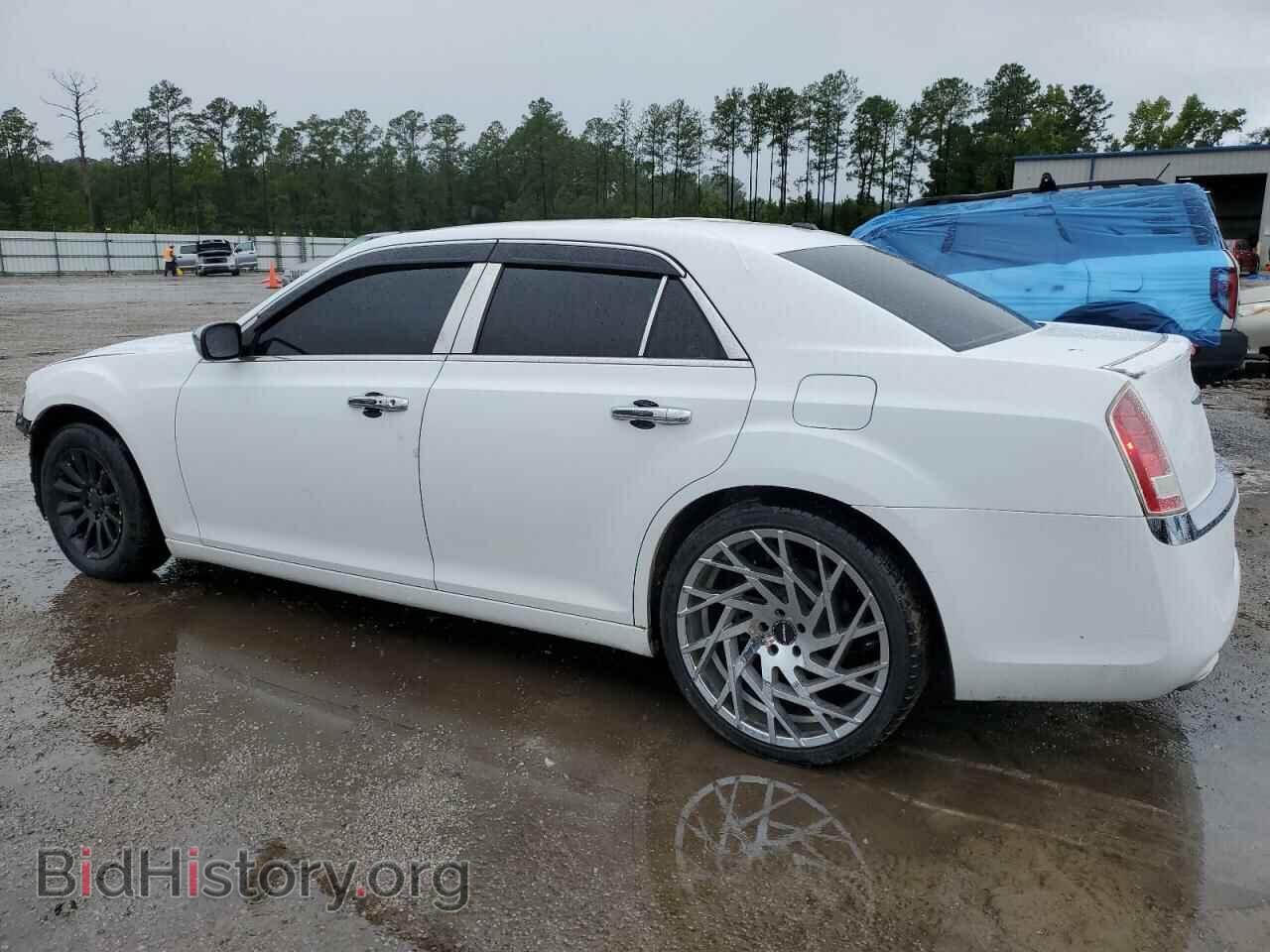 2013 CHRYSLER 300 - VIN: 2C3CCAAG2DH527789 - Фото 2