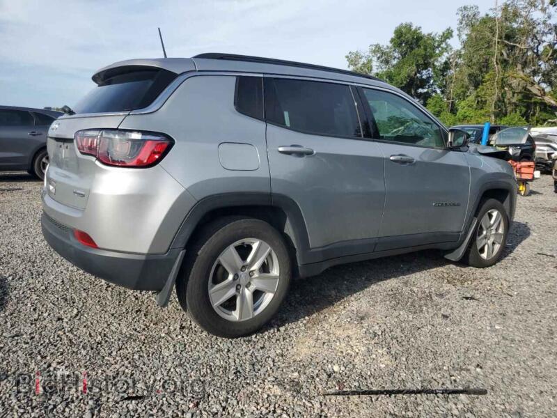 2022 Jeep COMPASS (VIN 3C4NJCBB0NT177824) — photo 3 of 14