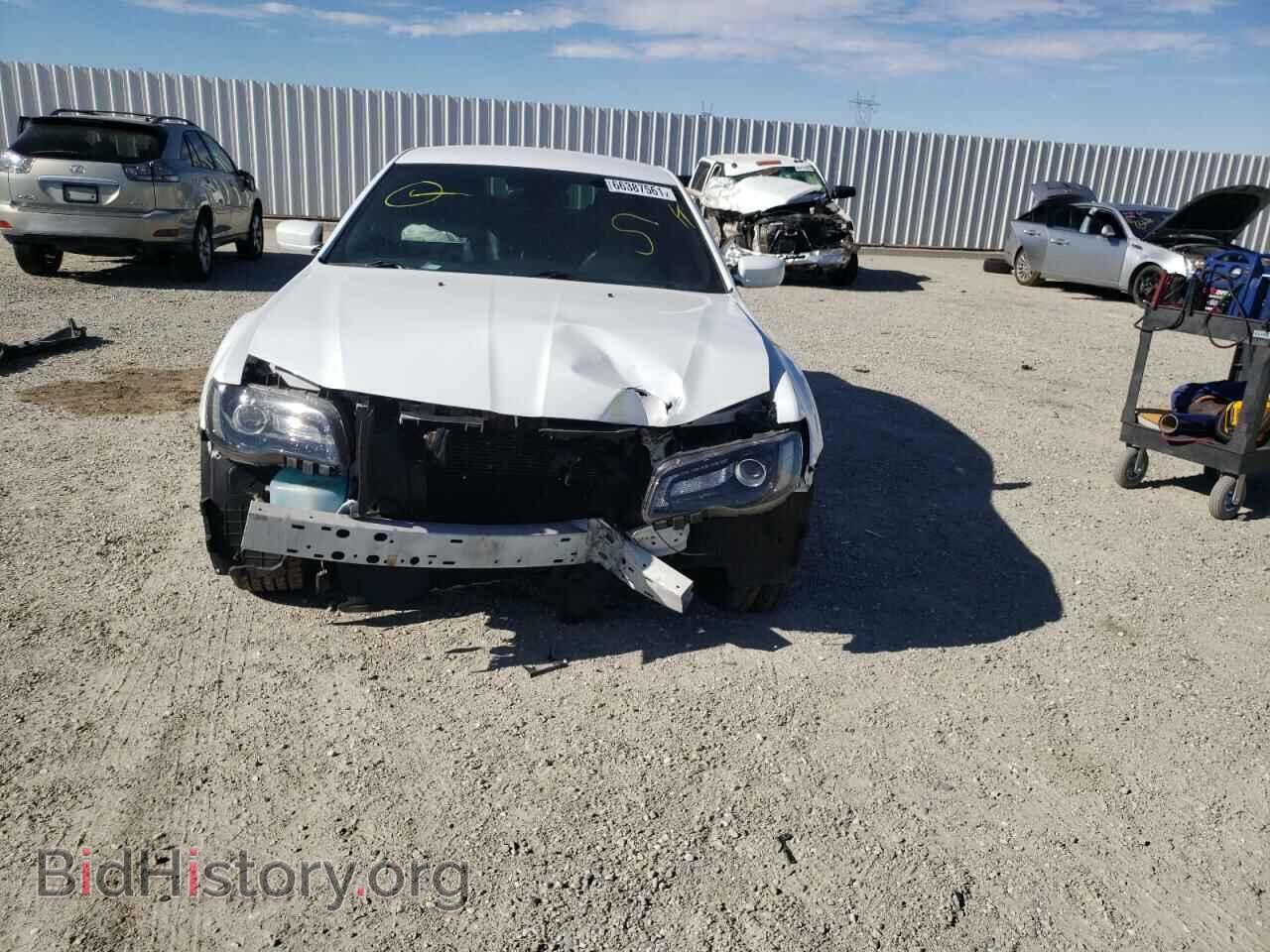 2016 CHRYSLER 300 - VIN: 2C3CCAGG4GH171017 - Фото 9