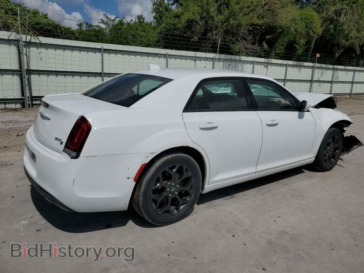2019 CHRYSLER 300 - VIN: 2C3CCAGG9KH533836 - Фото 3