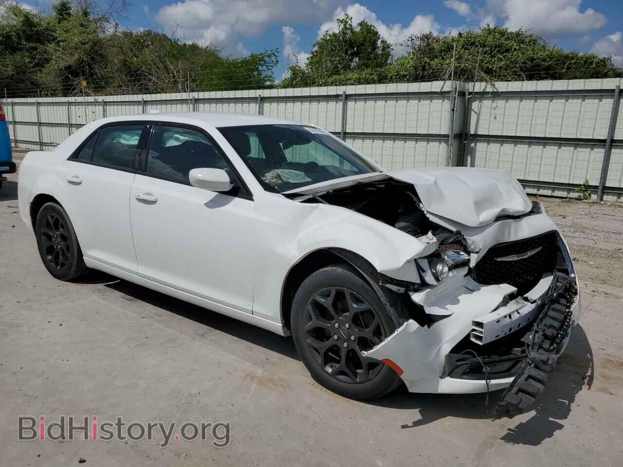 2019 CHRYSLER 300 - VIN: 2C3CCAGG9KH533836 - Фото 4