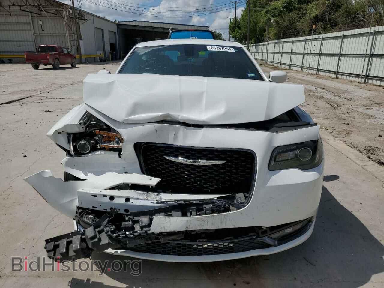2019 CHRYSLER 300 - VIN: 2C3CCAGG9KH533836 - Фото 5