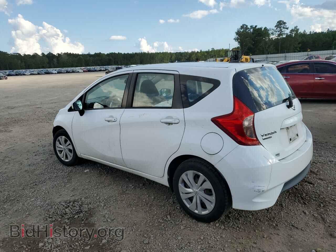 2018 NISSAN VERSA - VIN: 3N1CE2CP3JL352578 - Фото 2