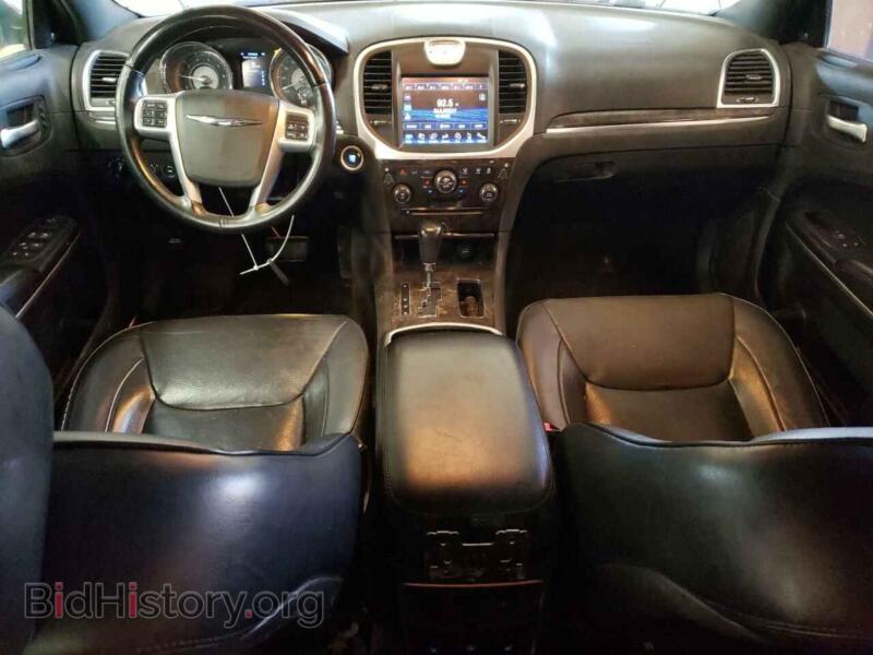 2012 Chrysler 300 (VIN 2C3CCAET8CH263080) — photo 8 of 12