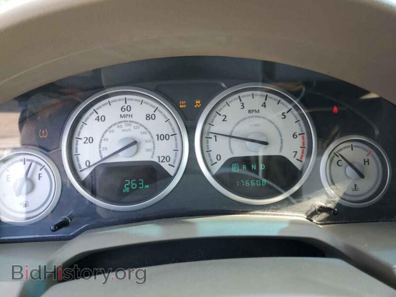 2010 Chrysler MINIVAN (VIN 2A4RR5D18AR393647) — photo 9 of 13