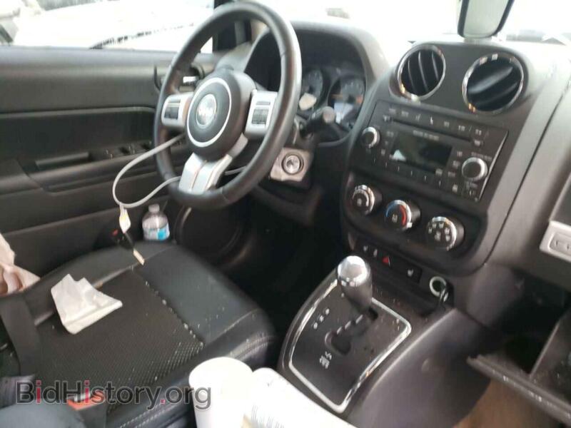 2017 Jeep COMPASS (VIN 1C4NJDBB2HD101599) — photo 9 of 10