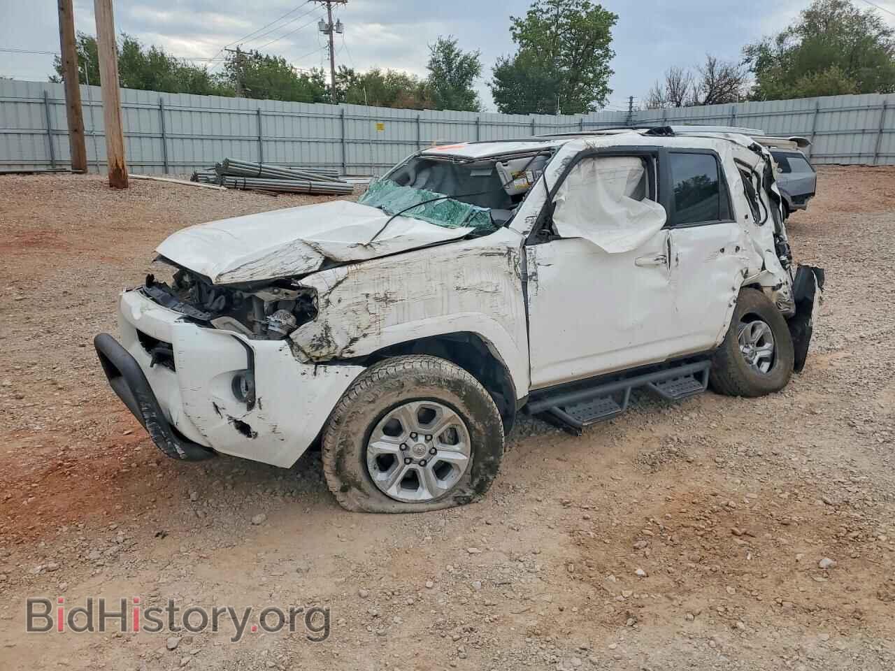 Фотография JTEBU5JR6J5584931 - TOYOTA 4RUNNER 2018