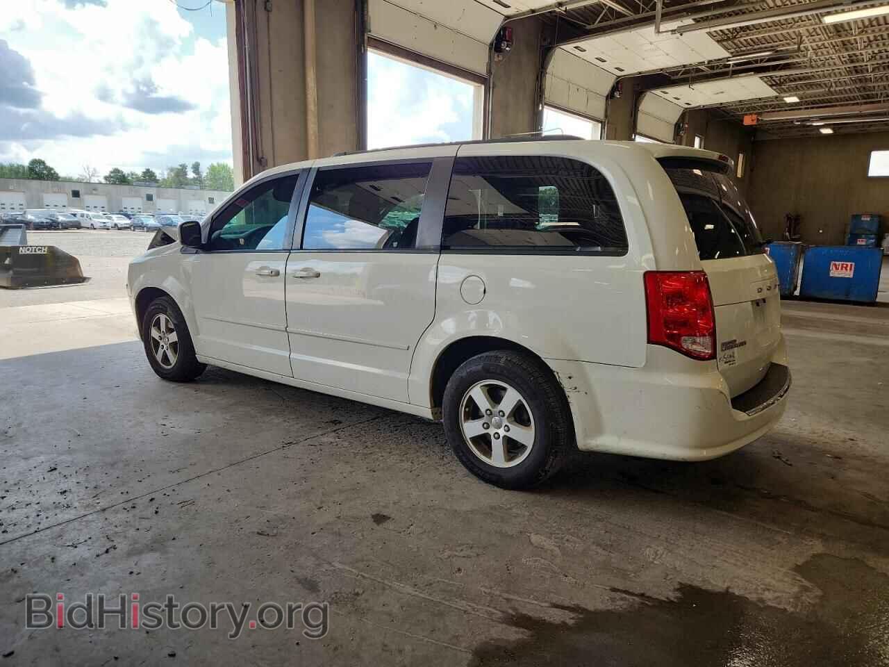 2013 DODGE CARAVAN - VIN: 2C4RDGCGXDR576106 - Фото 2