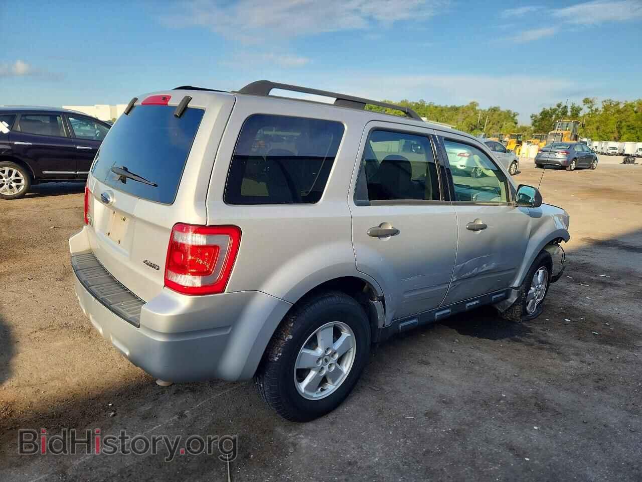 2009 FORD ESCAPE - VIN: 1FMCU93709KD11889 - Фото 3