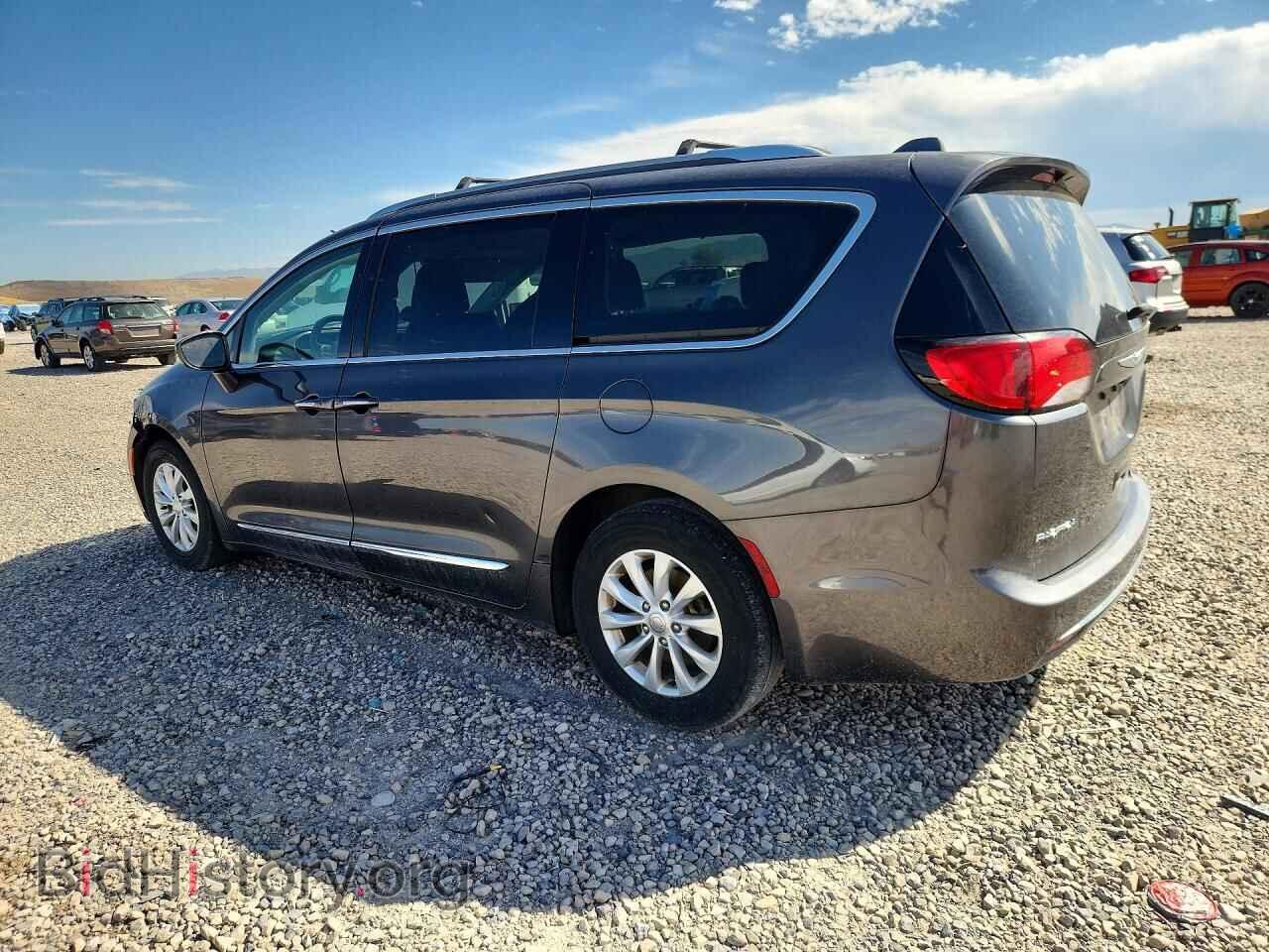 2019 CHRYSLER PACIFICA - VIN: 2C4RC1BG5KR651731 - Photo 2