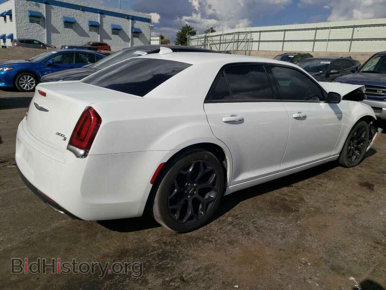 2019 CHRYSLER 300 - VIN: 2C3CCABG8KH618044 - Фото 3