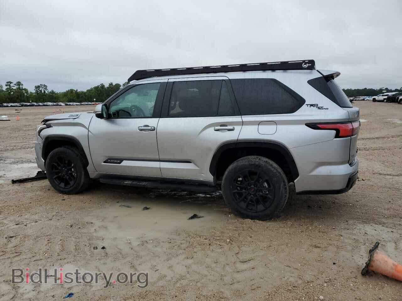 2024 TOYOTA SEQUOIA - VIN: 7SVAAABA2RX021214 - Фото 2