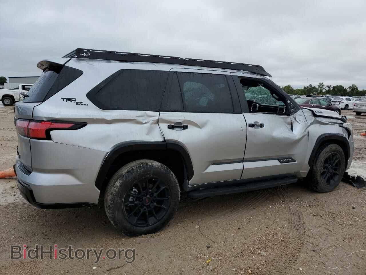 2024 TOYOTA SEQUOIA - VIN: 7SVAAABA2RX021214 - Фото 3