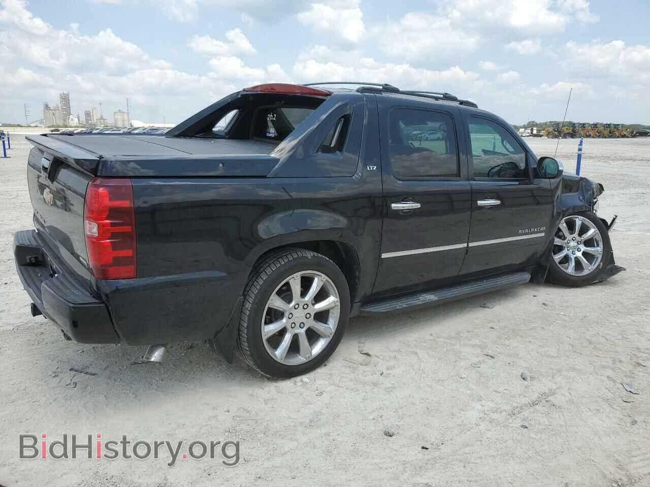 2011 CHEVROLET AVALANCHE - VIN: 3GNTKGE31BG160719 - Фото 3