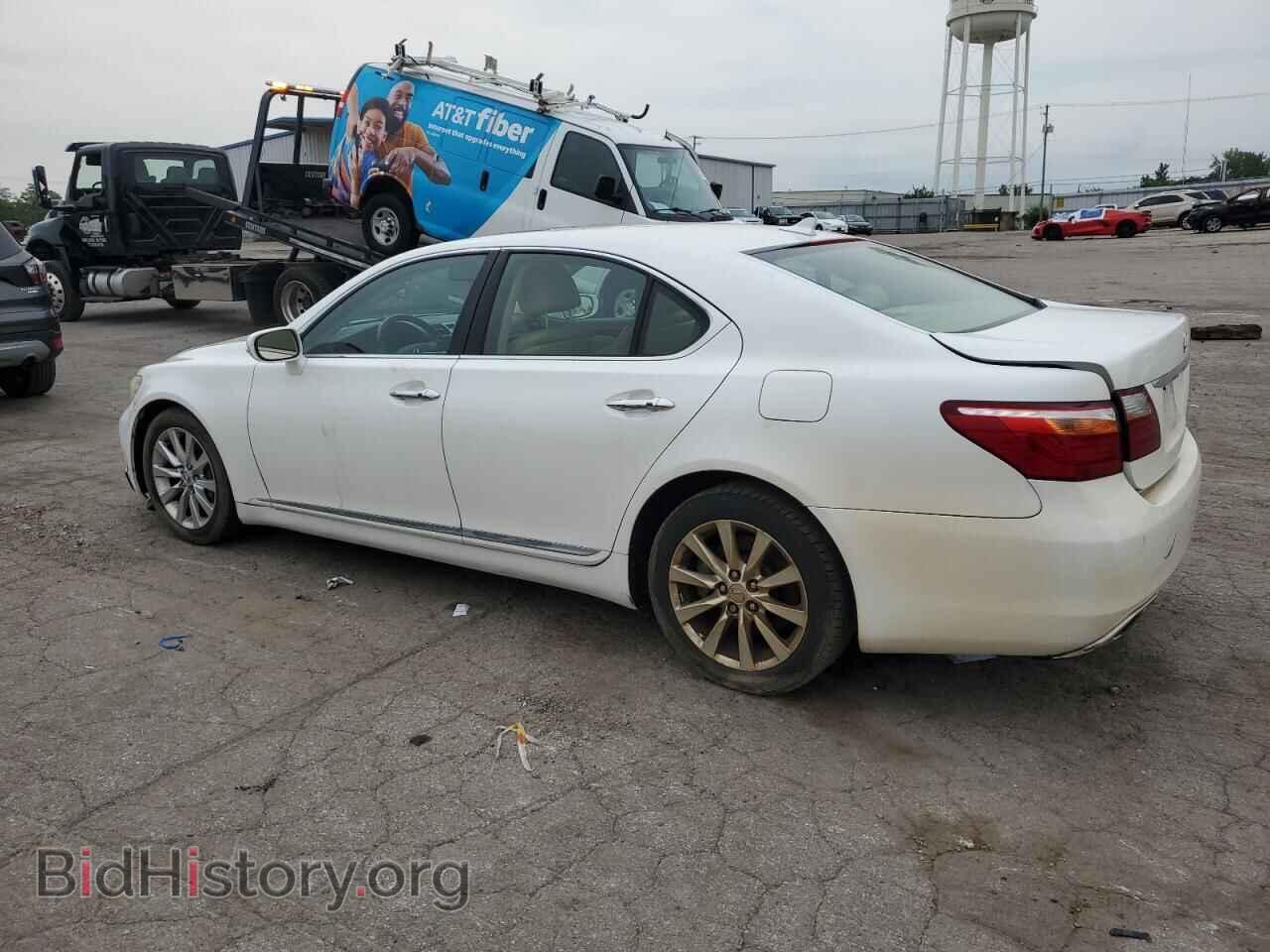 2011 LEXUS LS460 - VIN: JTHCL5EF3B5009424 - Photo 2