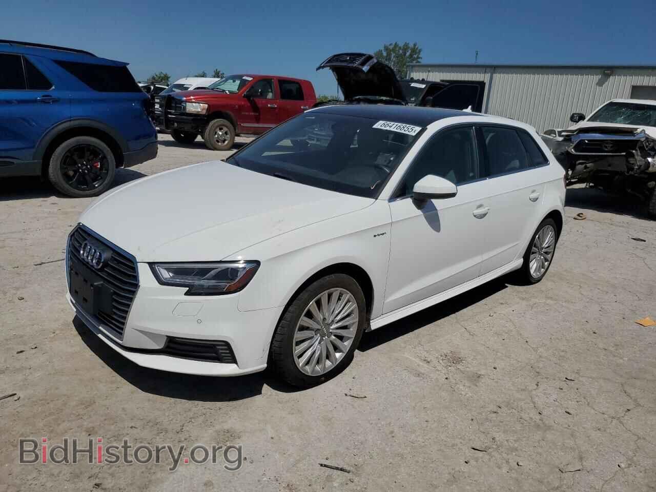 Photo WAUTPBFF5JA114701 - AUDI A3 2018