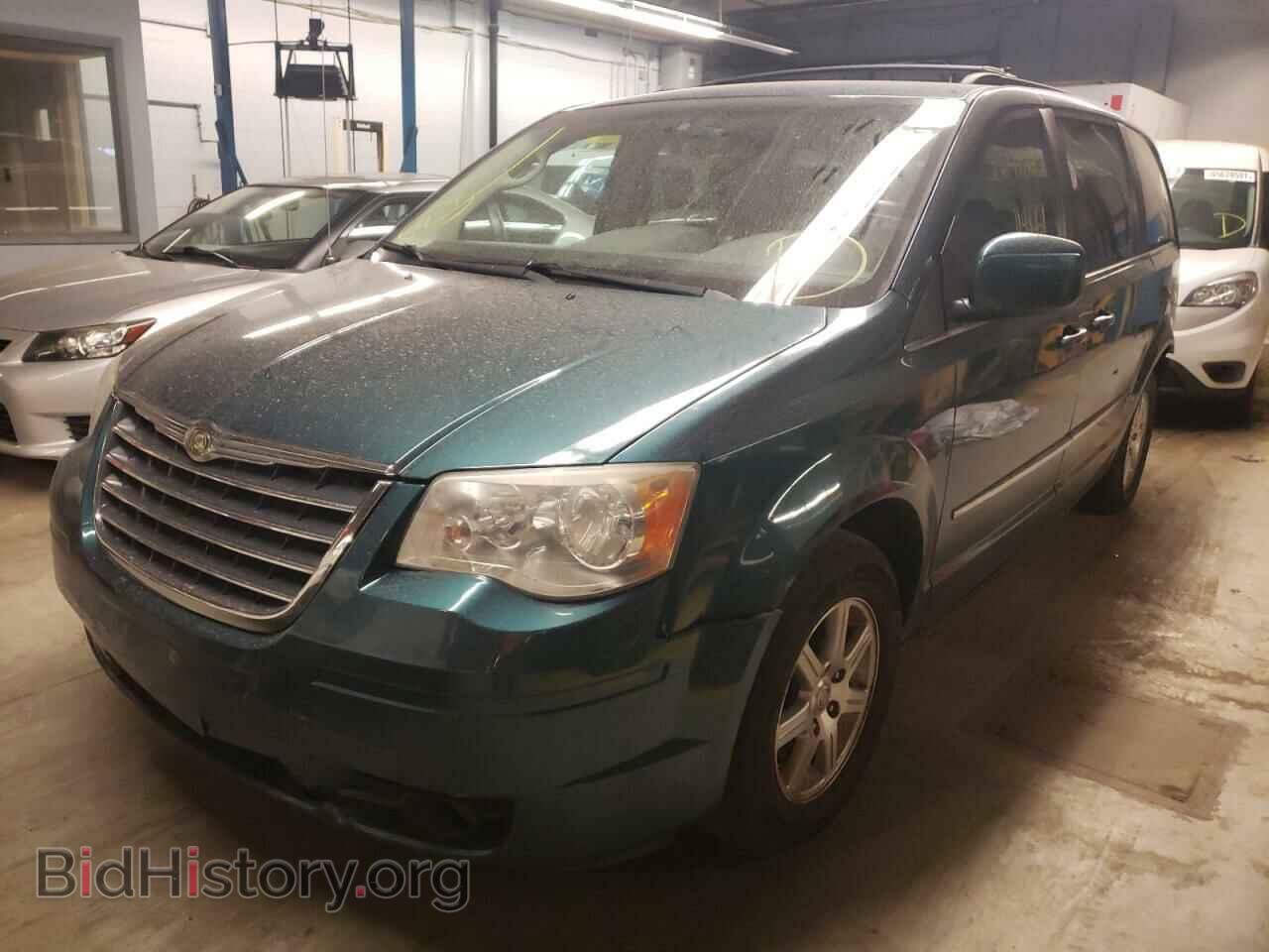 2009 CHRYSLER MINIVAN - VIN: 2A8HR541X9R631052 - Фото 2